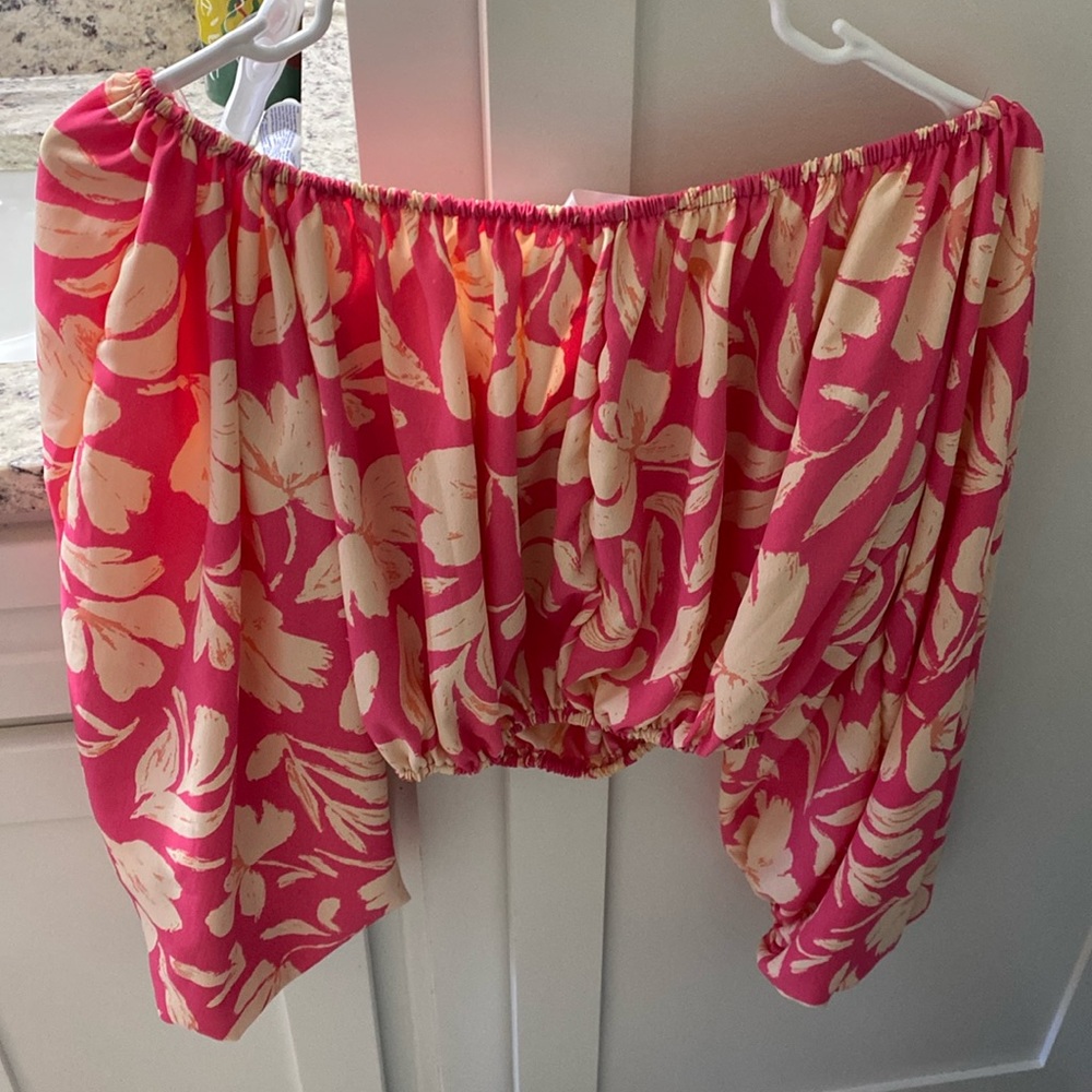 Pick floral top pink and white